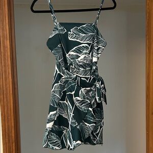Amazon Tropical Leaf Print Green Mini Dress, Medium